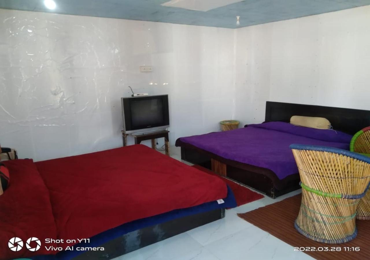 Silver Dew Resorts And Restaurant Dhanaulti Exterior foto