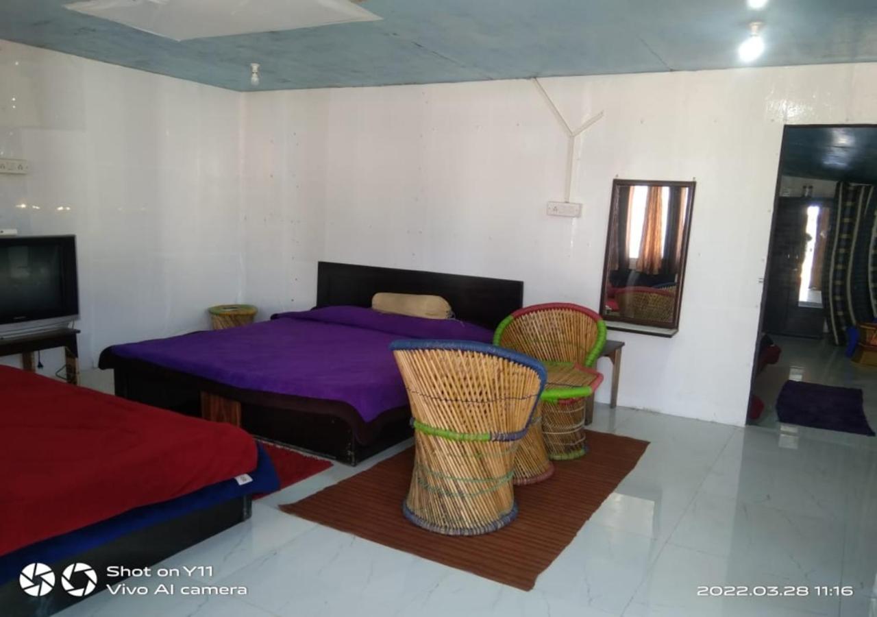 Silver Dew Resorts And Restaurant Dhanaulti Exterior foto