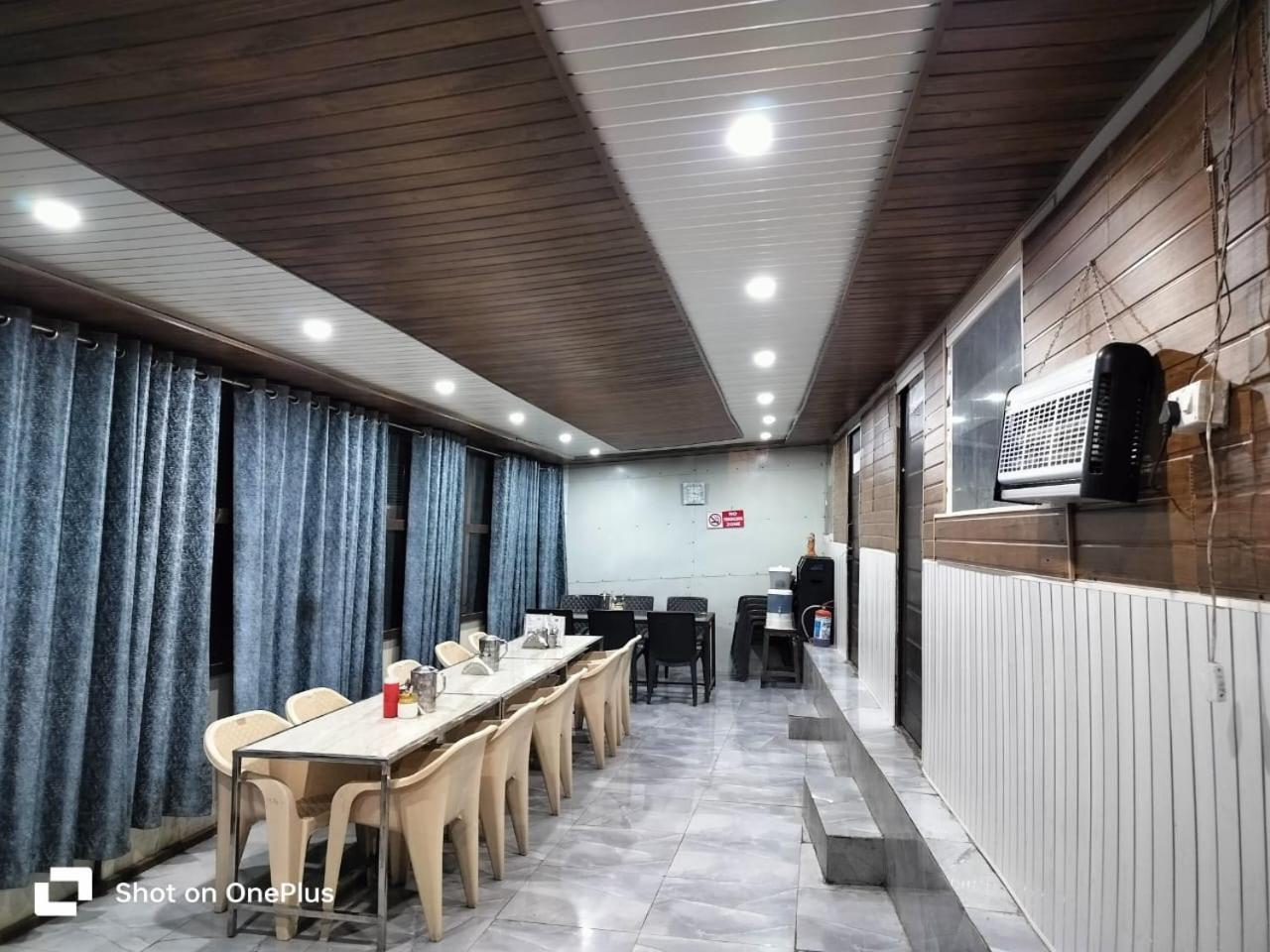 Silver Dew Resorts And Restaurant Dhanaulti Exterior foto