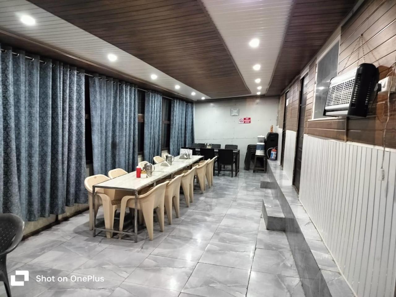 Silver Dew Resorts And Restaurant Dhanaulti Exterior foto