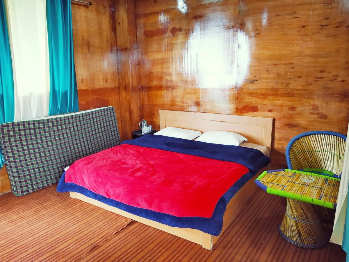 Silver Dew Resorts And Restaurant Dhanaulti Exterior foto